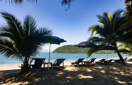 Ranong House | Beachfront Haven: Barefoot Project with Pet-Friendly Perks