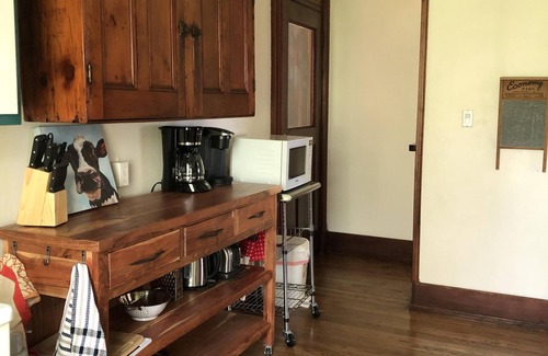 Kingsville Cottage | Experience BarefootonPelee: Stonehouse with Ocean Views