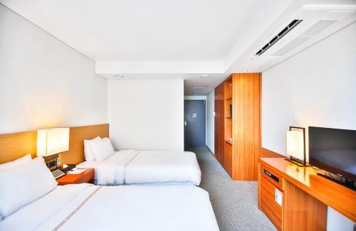 Gangjeong-dong Hotel | Discover Bareve Hotel: 4-Star Stay with Family-Friendly Amenities