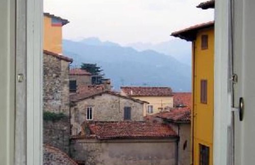 Fornaci di Barga Apartment | Explore Barga Historical Center: Apartment with Garden Oasis