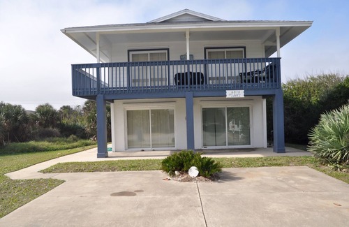 Bethune Beach House | Cozy Beach Retreat: 4-Bedroom with Pool Table & Amenities