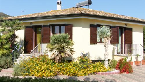 Bari Sardo House | Beachfront Retreat at Casa Vacanze Le More Suite 1