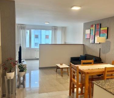 10 de Diciembre Apartment | Ideal Stay at Apart Bariloche: Family-Friendly Retreat