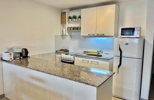 10 de Diciembre Apartment | Ideal Stay at Apart Bariloche: Family-Friendly Retreat