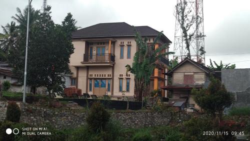 Sumatra House | Discover Baringin Anam Guest House Syariah Experience