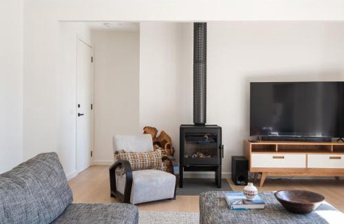 Flinders House | Relaxing Boutique Cottage with Spa in Flinders