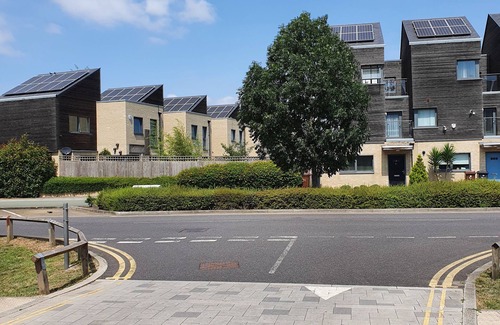 Thames House | Comfortable Stay in Barking/Dagenham for Contractors & Leisure