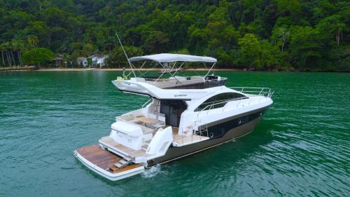 Paraty Boat Rental | Barla Navegações: Ideal Getaway with Hot Tub & Pet-Friendly
