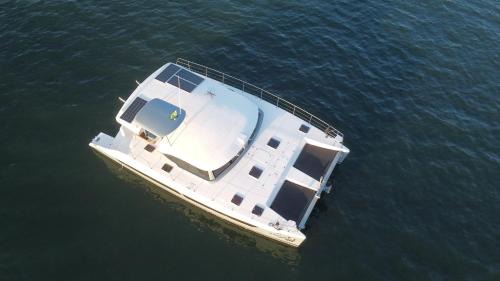 Paraty Boat Rental | Barla Navegações: Ideal Getaway with Hot Tub & Pet-Friendly