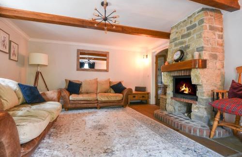 Smallridge House | Inviting Barley Cottage: Pet & Child Friendly Escape