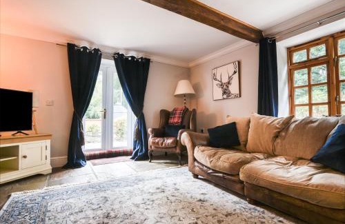 Smallridge House | Inviting Barley Cottage: Pet & Child Friendly Escape