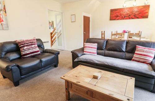 Newton Stewart House | Pet-Friendly Barley Cottage: 4-Star Stay with High Ratings