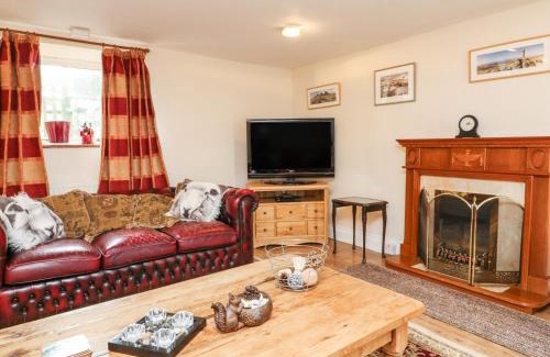 Okehampton House | Pet-Friendly Barley Meadow with Great Guest Reviews