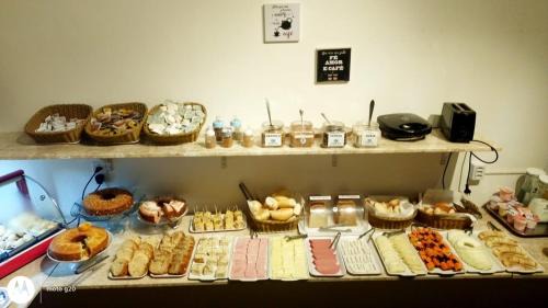 Centro Hotel | Cozy Barlos Hotel: Pet-Friendly Stay with Breakfast Included