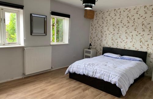 Churchtown House | Cozy Barn 1: Ideal for Families Seeking a Memorable Stay
