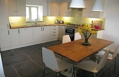 St Issey House | Beautiful Barn Conversion with Ocean View near Padstow