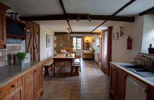 Bude Cottage | Elegant Barn Conversion with Pool Near Ocean - Rated 9.8