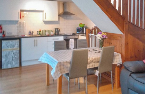 Skegness Cottage | Family-Friendly 2 Bedroom Retreat in Skegness with Pool