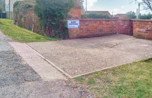Skegness Cottage | Family-Friendly 2 Bedroom Retreat in Skegness with Pool