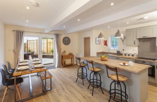 Minehead House | Cozy Barn Cottage in Minehead: 4-Star, Pet-Friendly Escape