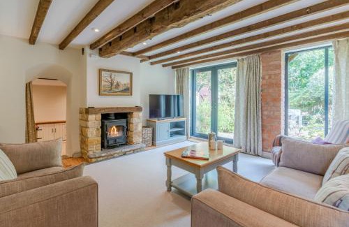 Paxford House | Experience Barn End: Family-Friendly 4-Star Retreat