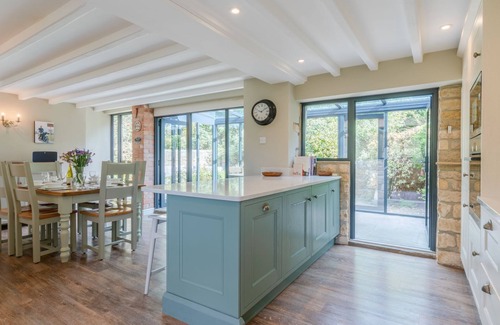 Paxford House | Inviting Barn End, Paxford - Family-Friendly with Breakfast