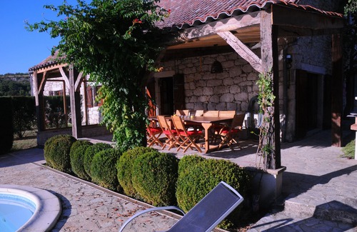 Sainte-Juliette House | Discover a Cozy Barn for 8 with Pool & Spa Amenities