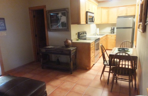 Barksdale House | Experience Nature at Barn Guest Quarters - Rated 9.8/10