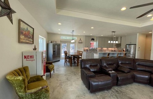 Bryan House | Barn House Retreat, Barn House Retreat