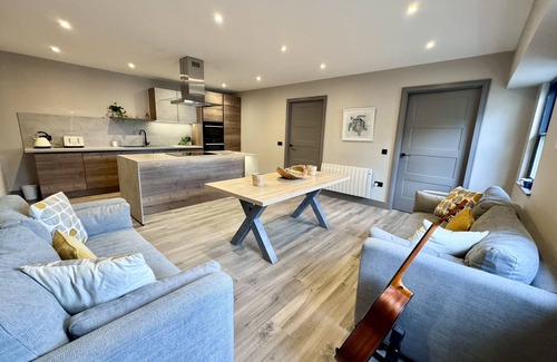 Kippen Other | Inviting Barn with Hot Tub & Entertainment Space for 6
