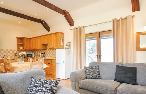 Brazzacott Cottage | Family-Friendly Barn Owl Cottage with Scenic Ocean Views