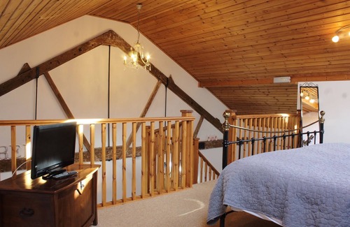 Hickling Bed & Breakfast | Discover Barn Owls Retreat @ Dairy Barns - 10/10 Guest Rated