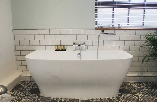 Hickling Bed & Breakfast | Discover Barn Owls Retreat @ Dairy Barns - 10/10 Guest Rated