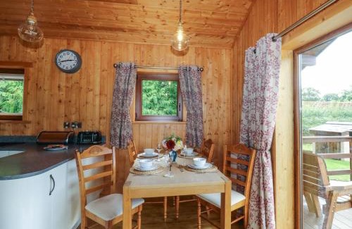 Crediton House | Exceptional Barn Shelley Lodge: 5-Star Child-Friendly Stay