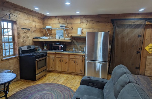 Baltic House | Idyllic Barn Stay at Hanover Vineyards with Hot Tub & Pool