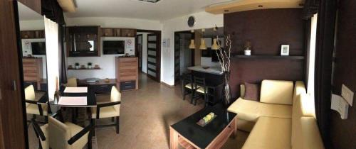 Korostetetlen House | Cozy Barna Bár Motel & Apartman: Pet Friendly Comfort