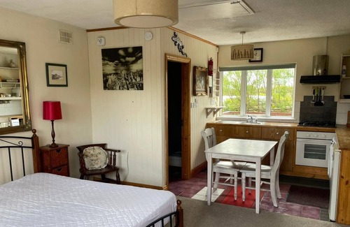 Galway Cottage | BARNA GALWAY STUDIO FOR TWO near Golf and Sea