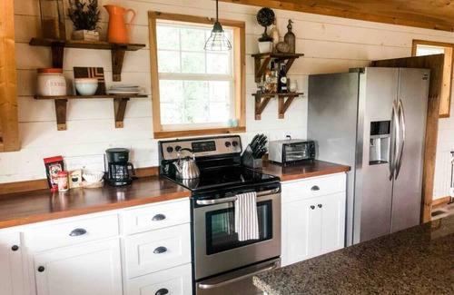Lebanon Other | Inviting Barndominium with Lake View Near Nashville