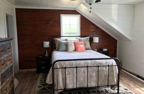 Lebanon Other | Inviting Barndominium with Lake View Near Nashville