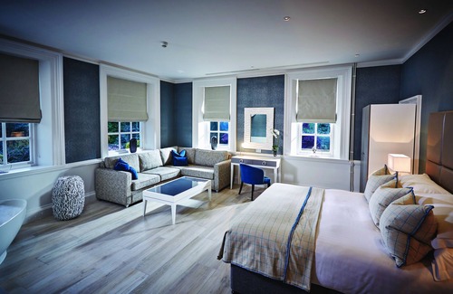 Wonersh Hotel | Relax and Unwind at Barnett Hill - 4-Star Hotel Retreat