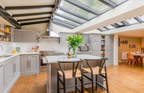 Malmesbury House | Discover Barns Lee: Family Retreat with Pool & Spa