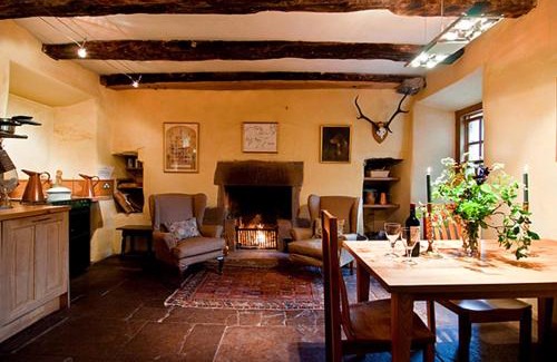 Kirkton Manor House | Book Your Stay at Barns Tower: Pet and Child Friendly!