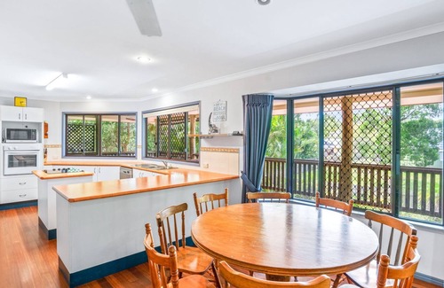 Rainbow Beach House | Discover Barny's at Rainbow Beach - Pet Friendly Oasis