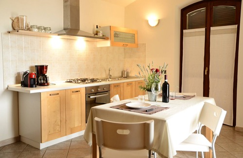 Diano d'Alba Apartment | Barolo Apartment: Embrace Nature in the Hills