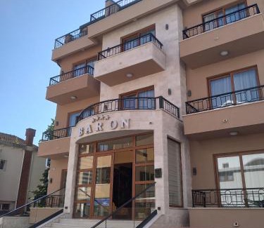 Maini Apartment | Baron Hotel: Family-Friendly & Wheelchair Accessible Stays