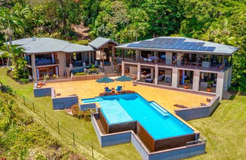Bayview Heights Villa | Discover Villas in Australia with Pool and Family Fun