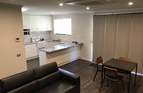 Barooga Hotel | Inviting Barooga River Gums Motor Inn with Pool & Breakfast