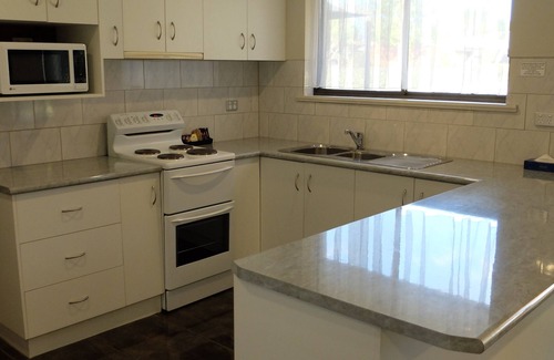 Barooga Hotel | Inviting Barooga River Gums Motor Inn with Pool & Breakfast