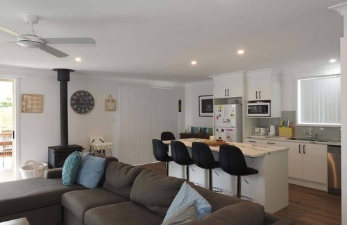 Bawley Point House | Experience Baroona by the Beach: Guest Rated 9.8 with Oceanview