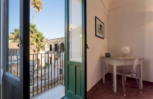 Ortigia Apartment | Unforgettable Stay at Baroque Apartments with Spa & Breakfast